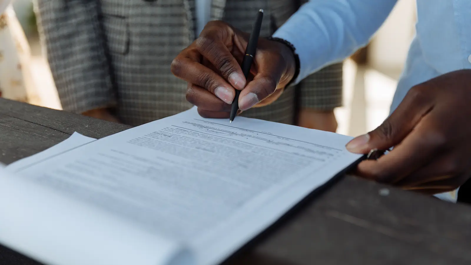 Médico assina documento de participação societária em clínica sem constar formalmente como sócio